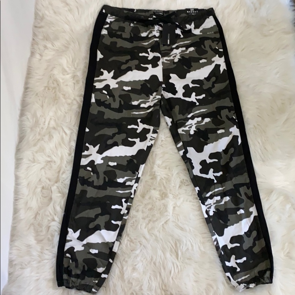 Fashion Nova army pants WITH TAGS never worn!